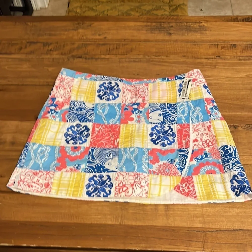 Lilly Pulitzer Lynch skort in Casa Marina Patch Skort - Picture 2 of 9